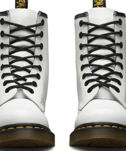 1460 8 Eye Smooth Leather Boots - Unisex