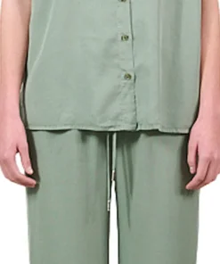 Chloe Sleeveless Blouse - Women's