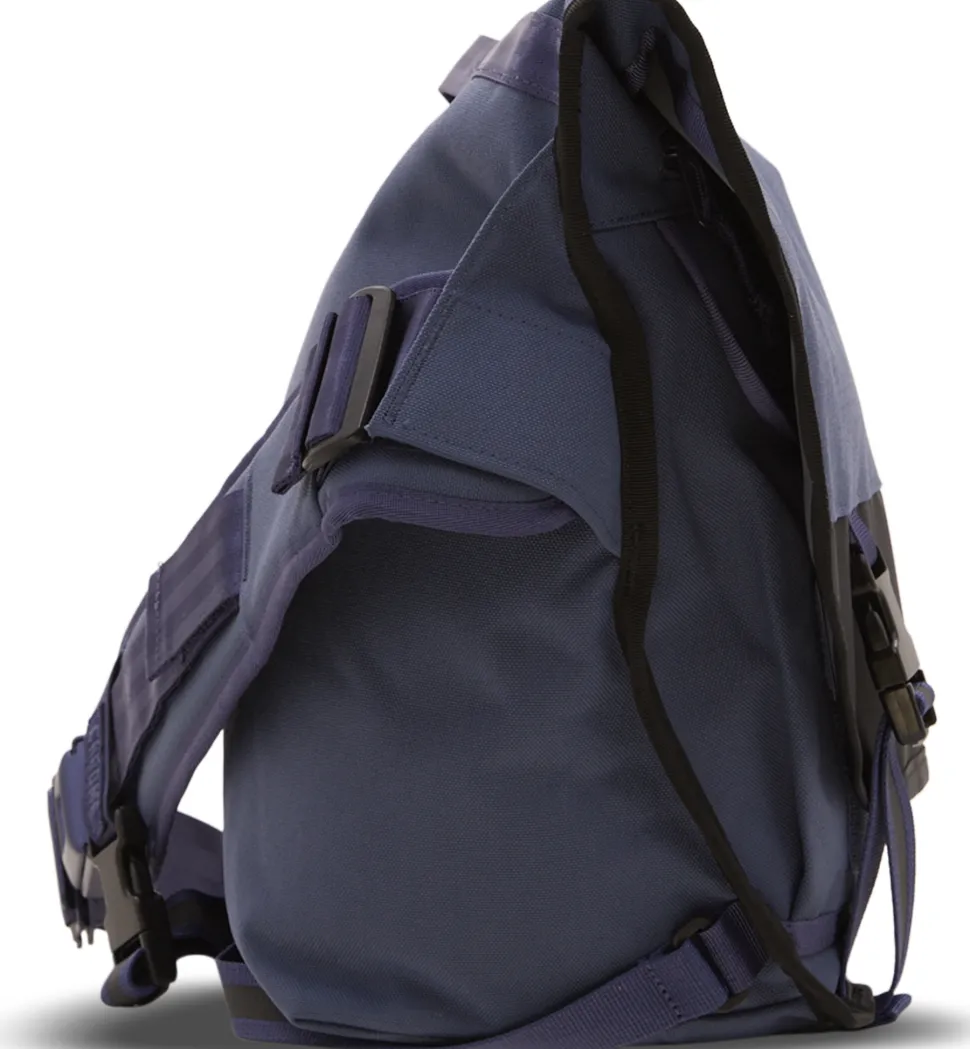 Citizen 15 Messenger Bag - Unisex