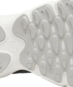 Clover Tech Sneaker - Women's