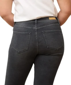 Emily Classic-Rise Slim Jeans 30" - Women's
