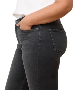 Emily Classic-Rise Slim Jeans 30