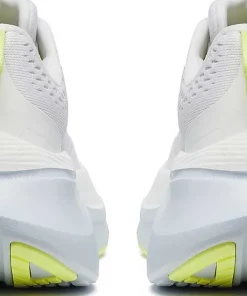 Guide 18 Running Shoes [Wide] - Women's