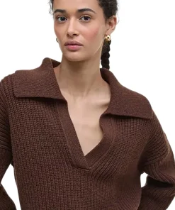 Robyn V-Neck Jumper - Women's