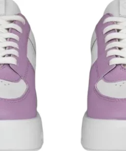 Street 720 Retro Sneaker - Women's