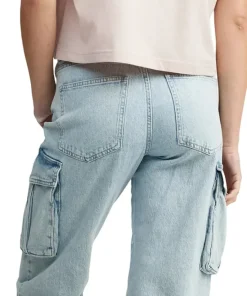 The Signature Cropped T-Shirt - Women's