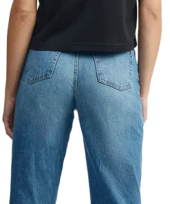 The Signature Cropped T-Shirt - Women's
