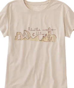 Vista Camp Short Sleeve Crew Neck Graphic T-Shirt - Women's